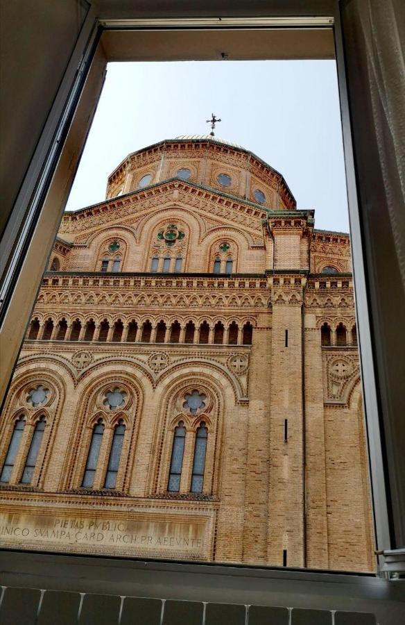 Camera E Bagno Privato A 3 Minuti Dalla Stazione Bologna Exteriör bild