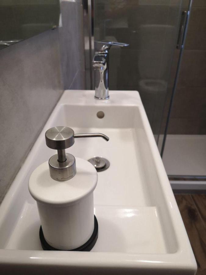 Camera E Bagno Privato A 3 Minuti Dalla Stazione Bologna Exteriör bild